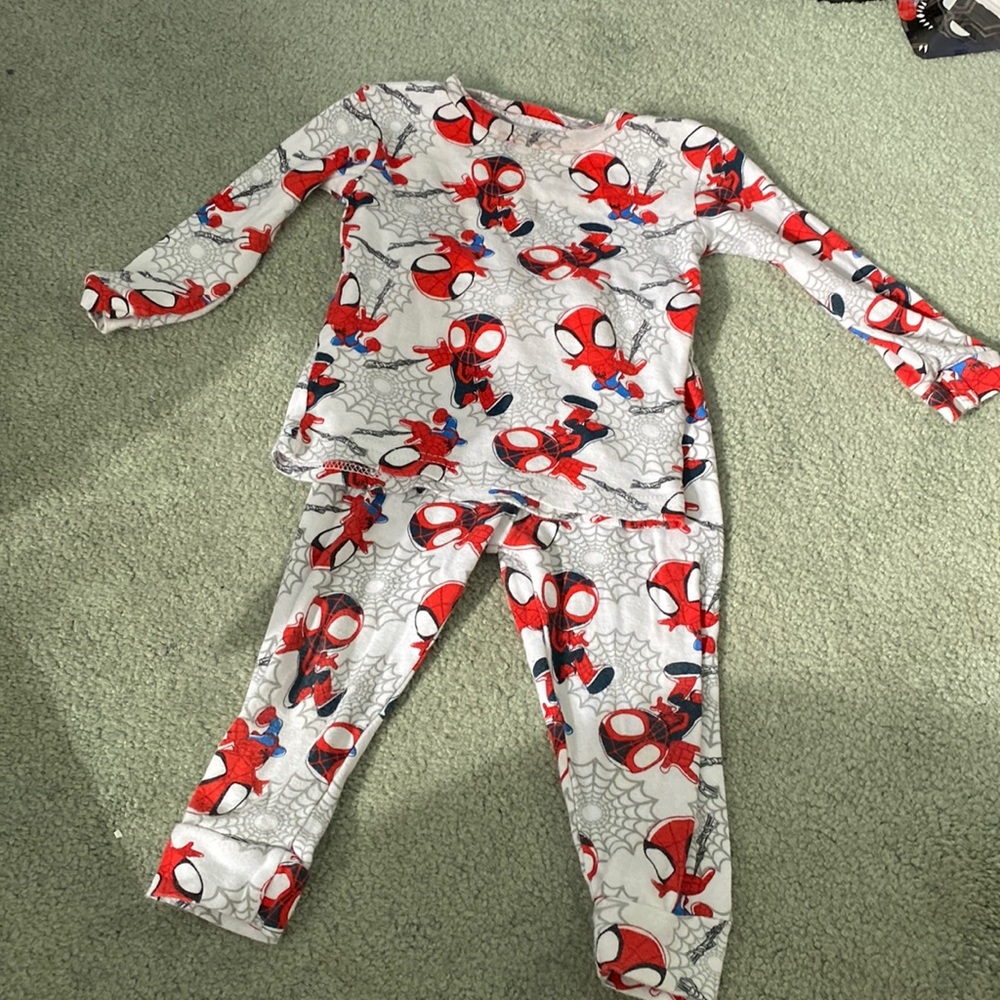 Spidey & his amazing friend’s pajamas 2t